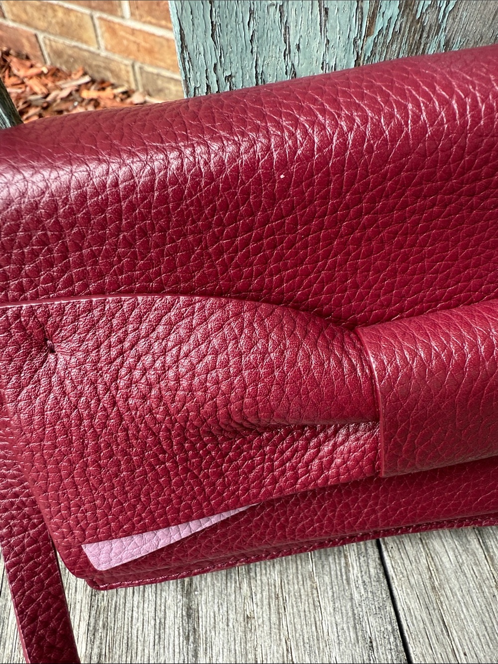 Kate spade โ ๏ธ Maroon Eden Lane Jacinda Crossbody Bag w/a darling bow ๐ accent - Picture 4 of 15